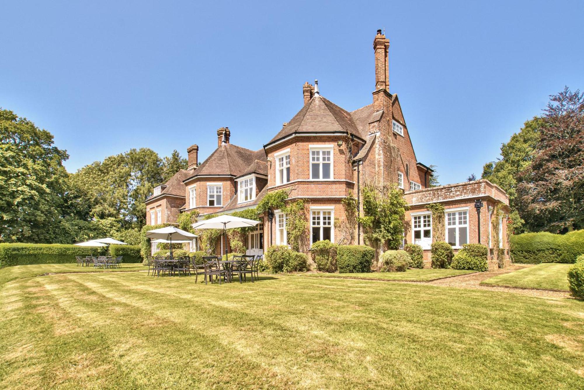 Holiday home Alward House By Group Retreats Salisbury